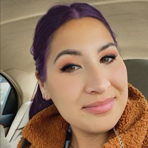 Meet your Posher, Desiree